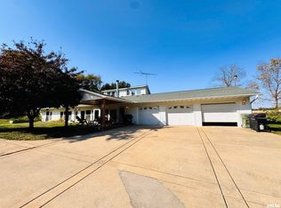 16473 Emperor Rd, Macomb, IL 61455