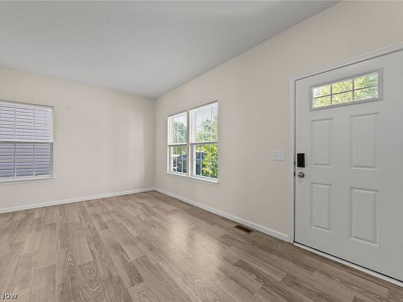 3rd image of 10359 Fox Hollow Cir