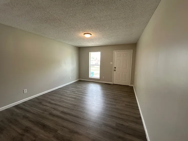 121 Hillshire Cv #R — Photo 3