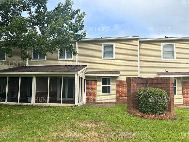 15 Craven Ct — Photo 2