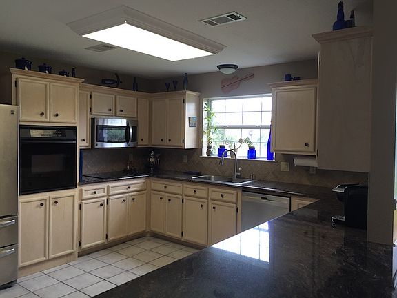 4th image of 7703 Rosewood Dr