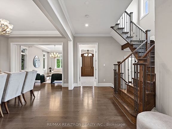 3rd image of 132 Pemberton Rd