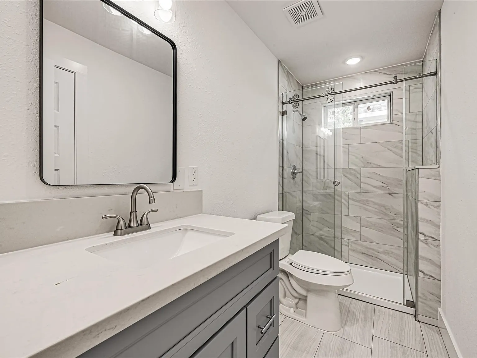 3 bed, 2.0 bath, 920 sqft, $1,845 — Photo 4