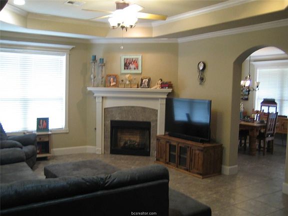 5th image of 3906 Devrne Dr