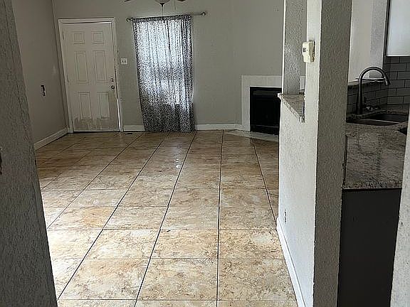 4th image of 6026 Sunrise Bend Dr