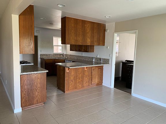 3rd image of 4340 Barrows St