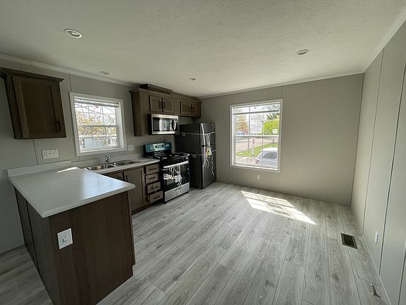 2nd image of 40 Tammy Ln #611S
