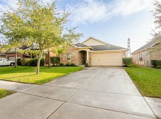 9419 Silver Ridge Dr, Rosharon, TX 77583