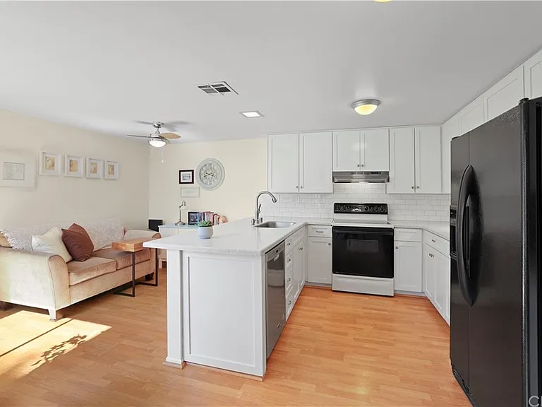711 Church Pl #2 — Photo 52