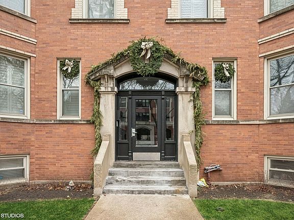 3rd image of 4043 N Hermitage Ave APT 3