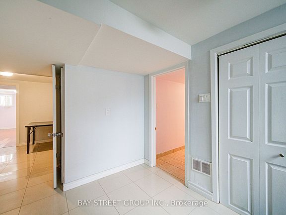 5th image of 5 Lockdare St #Basement