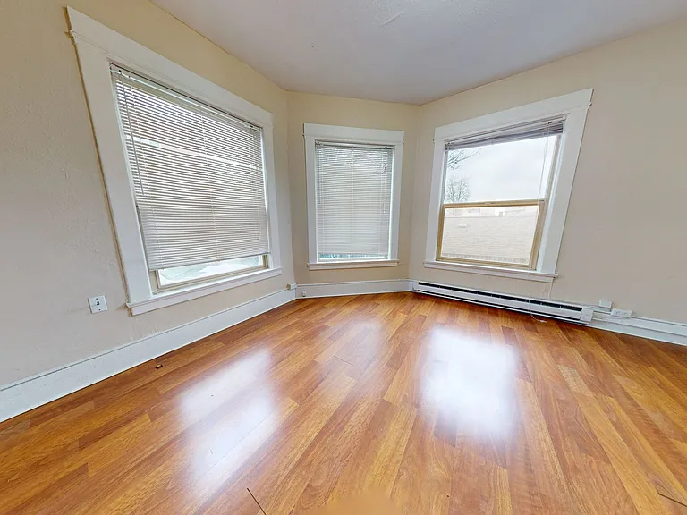 Roycroft Apartments — Photo 33