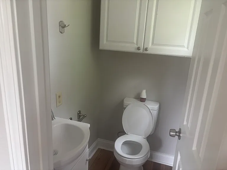 900 Sorrells Dr — Photo 5
