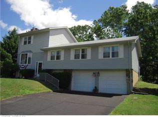61 Patriot Ln, Manchester, CT 06040