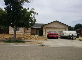 110 Madrid Dr, Lemoore, CA 93245