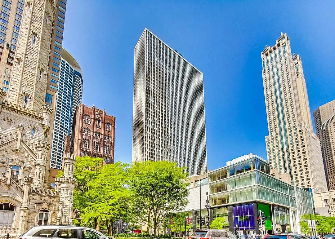 2 bed, 1300 sqft, $4,600 — Photo 1