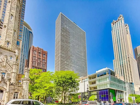 111 E Chestnut St, Chicago, IL
