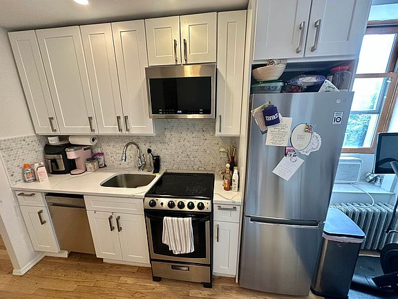 2nd image of 172 Prince St APT 5E