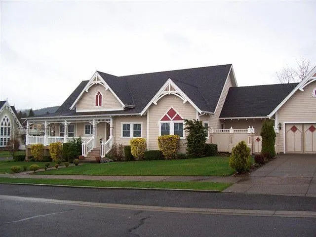 90 Nunan St photo 1