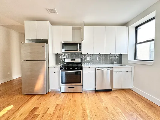 Rented by Pear NYC LLC | media 6