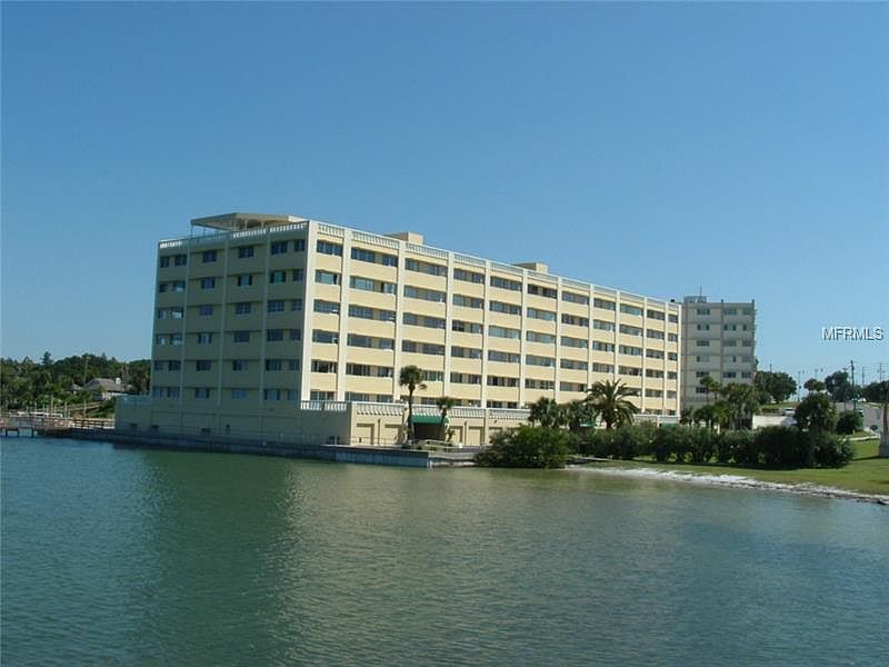 1st image of 100 Bluff View Dr APT 215C