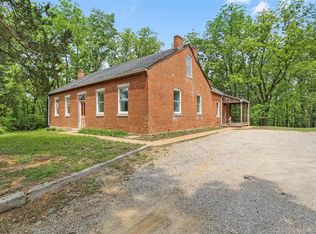 2549 E 5th St, Washington, MO 63090