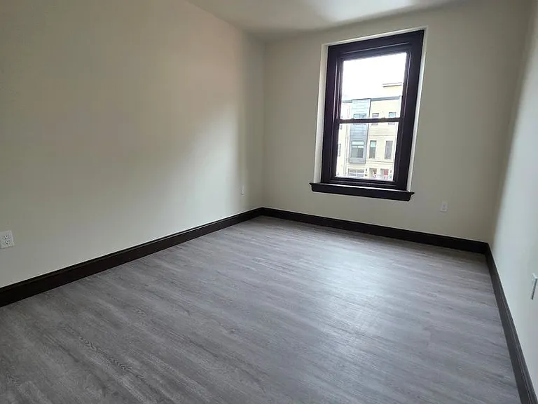 1135 Spring Garden St — Photo 23