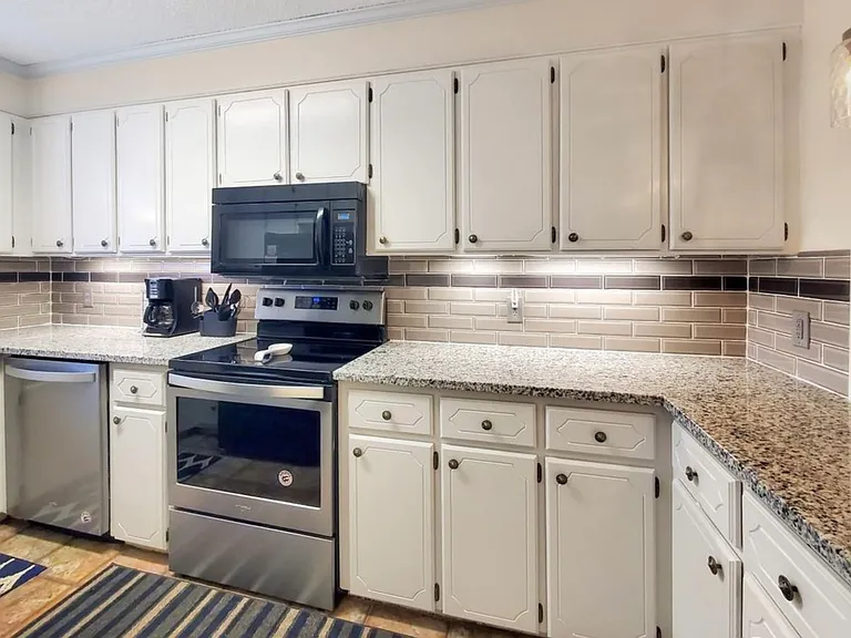 504 30th Ave N #21 — Photo 3