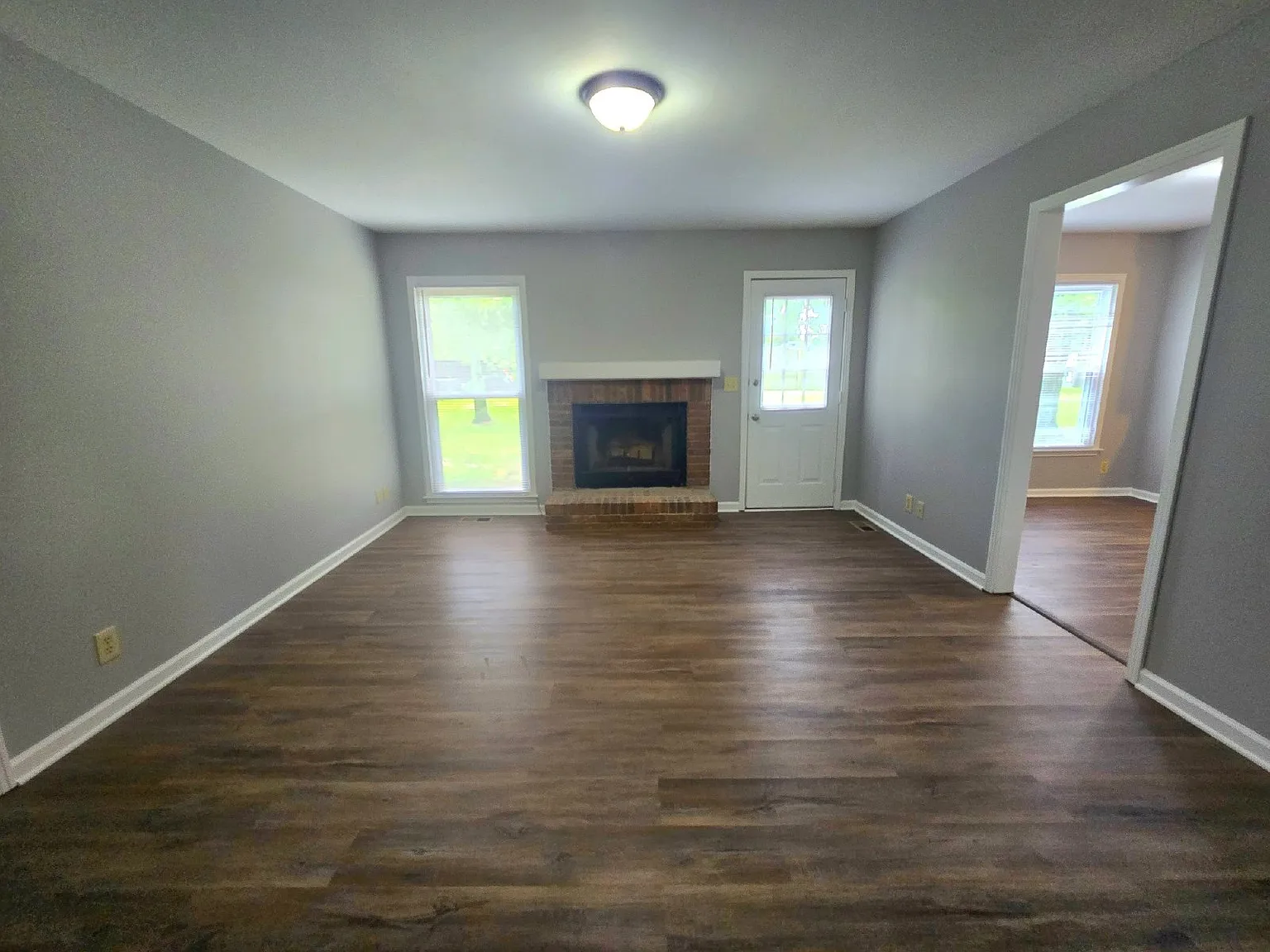 3 bed, 2.0 bath, 1402 sqft, $1,550 — Photo 4