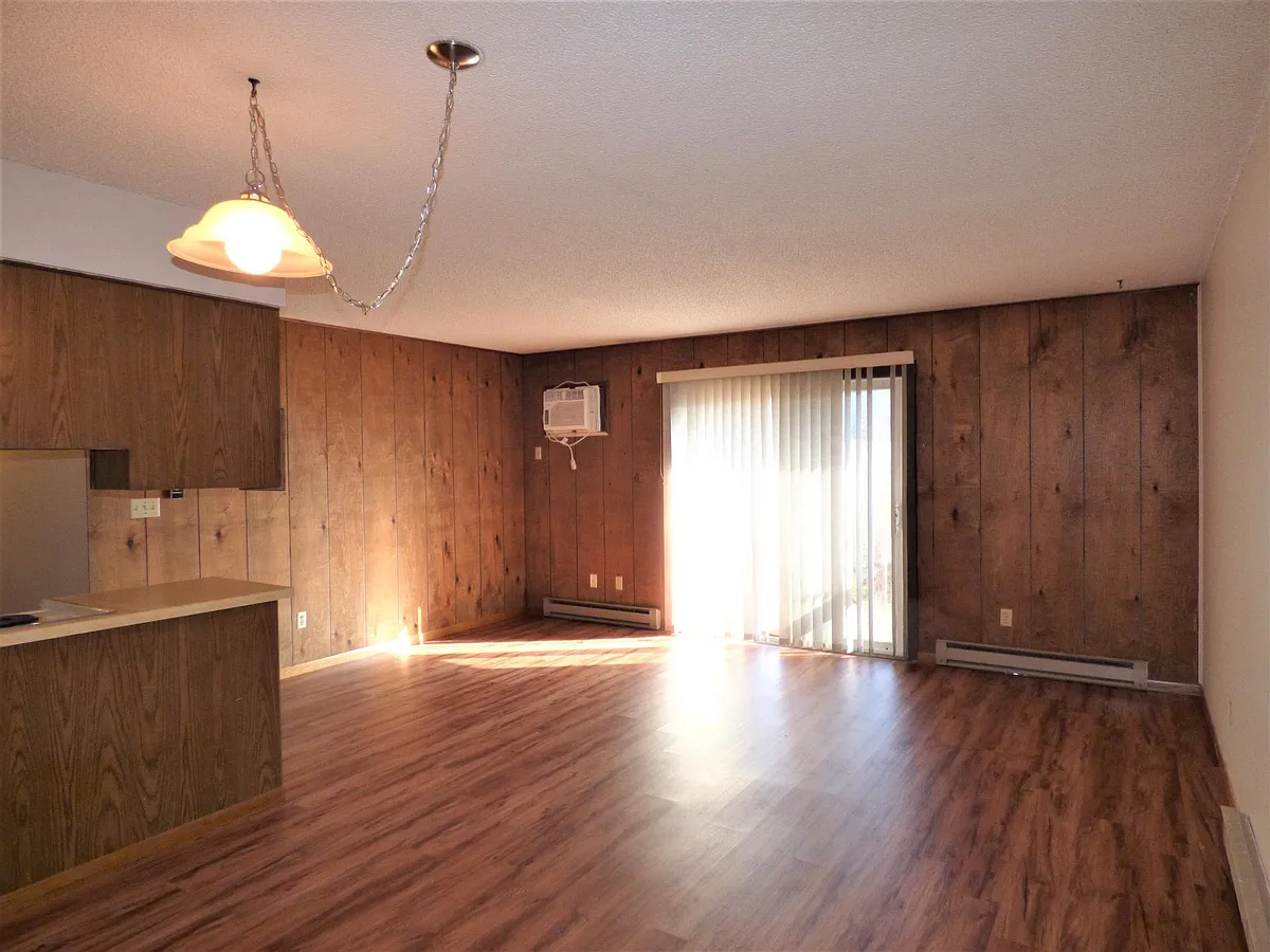 Photo 2 of 8 - 2604 4th Ave NE #9 - Rochester, MN Building Photo - 2604 4th Ave NE #9