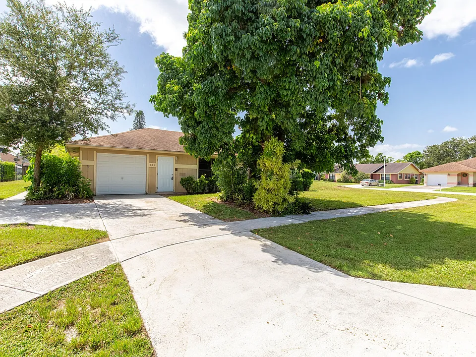 815 Peppertree Ct