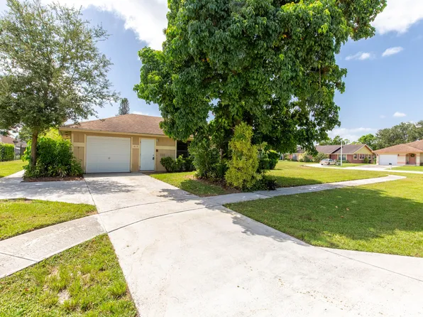 815 Peppertree Ct, Wellington, FL 33414