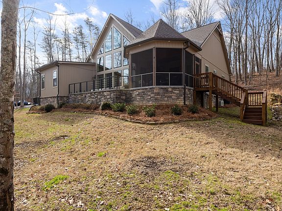 2nd image of 354 Mountain Farm Rd