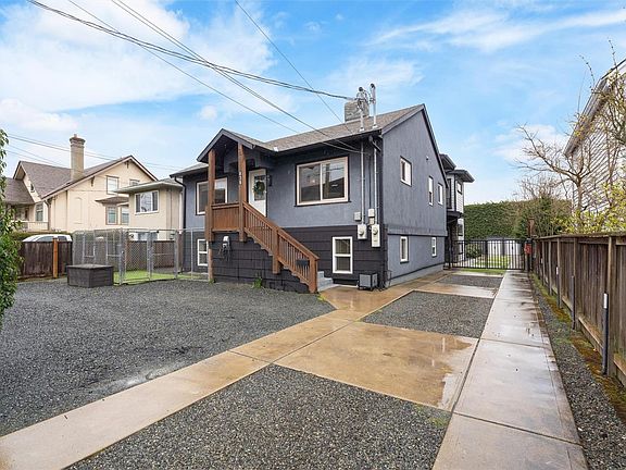 5th image of 838 Old Esquimalt Rd