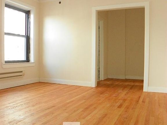 3rd image of 612 W Patterson Ave APT 601
