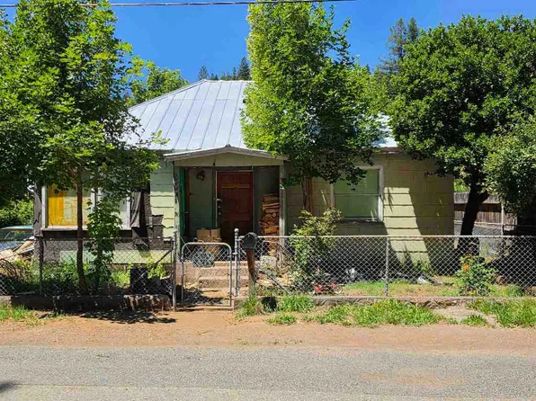 105 S 2nd St, Dunsmuir, CA 96025