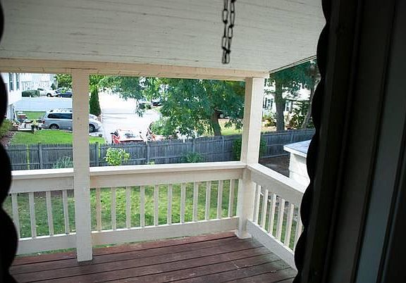 3rd image of 27 Kingston Dr