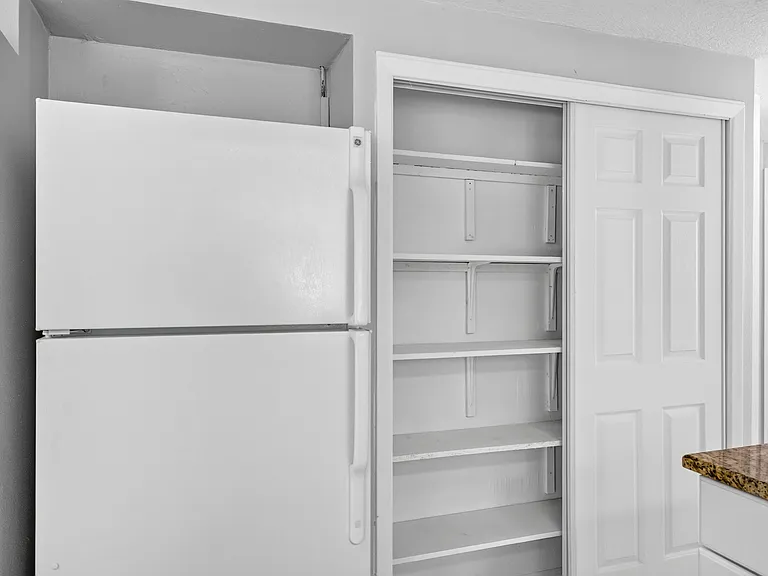 4421 Beacon Square Dr — Photo 10