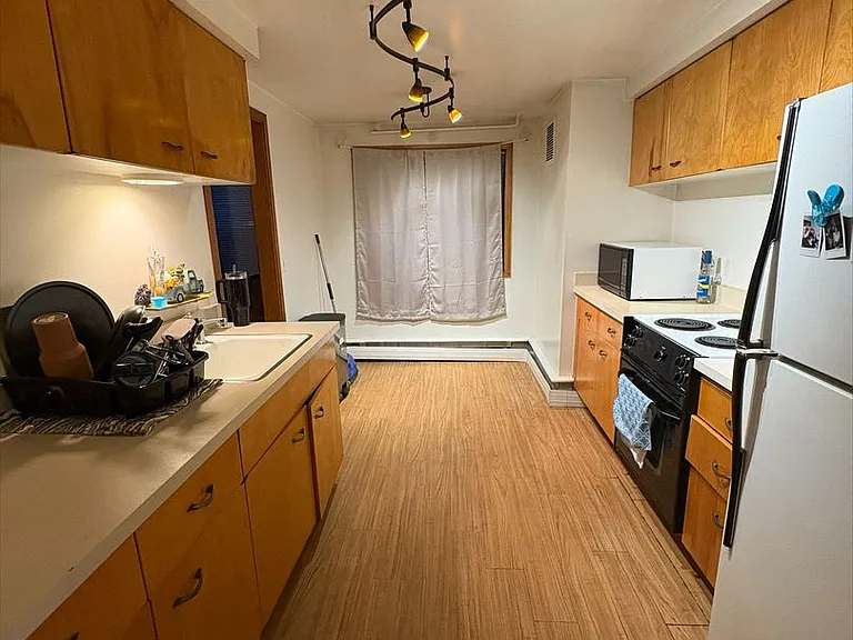 914 Grand Ave — Photo 2