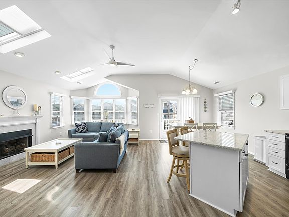 4th image of 616 Ocean Ave #616