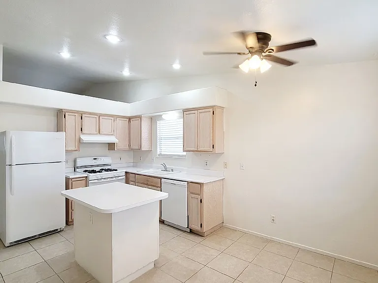8016 Cimarron Ridge Dr #201 — Photo 7