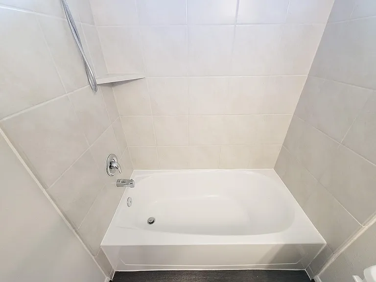 10423 Astor Point Trl — Photo 38