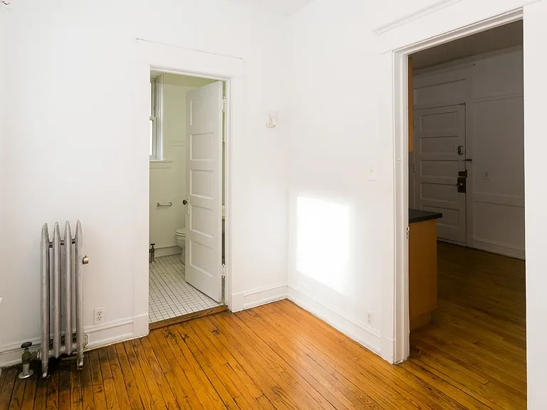 5700 S. Blackstone Avenue — Photo 9