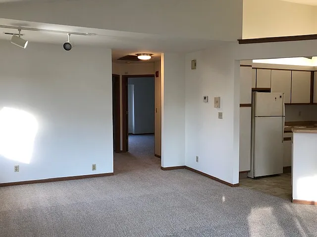 1901 S 102nd St — Photo 12