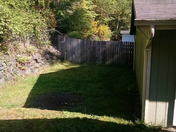 3rd image of 81 NE Larson Lake Ln