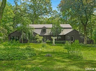 95 Louises Ln, New Canaan, CT 06840