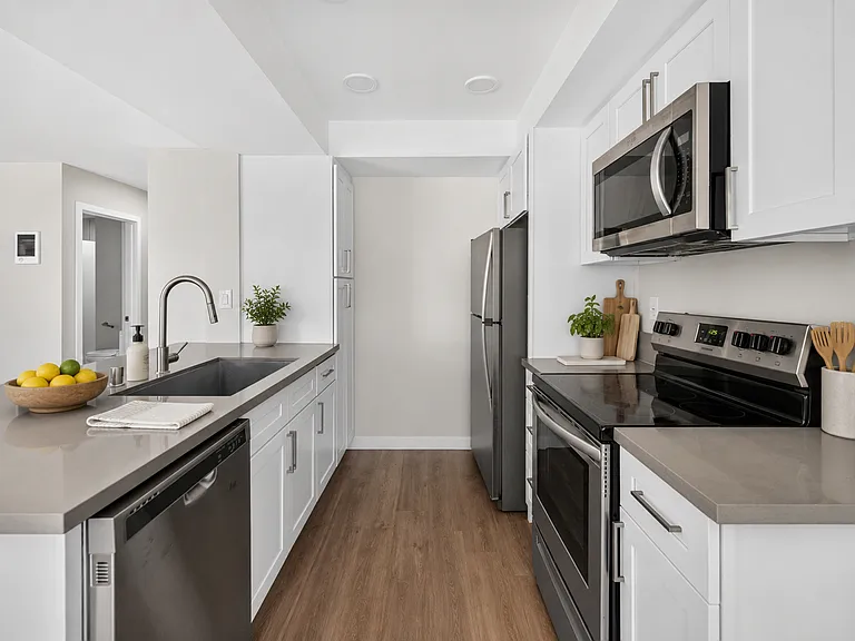 425 Coronado Ave — Photo 3