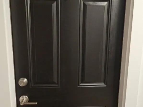 31 Main St APT 1, Clinton, NJ 08809