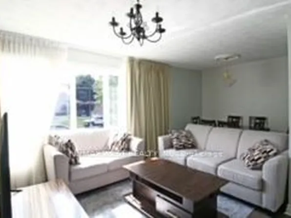13 Webster Dr, Aurora, ON L4G 2A4