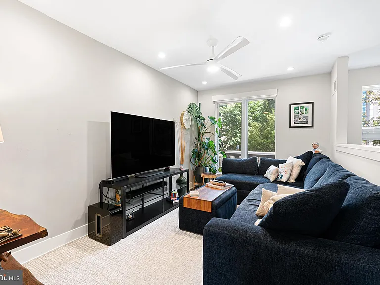 212 N 21st St #1 — Photo 16
